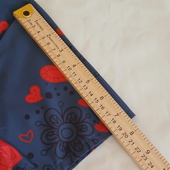 Unbranded Scrub Top Women XL Gray Hearts Valentines Day Medical Uniform Short - Picture 11 of 11